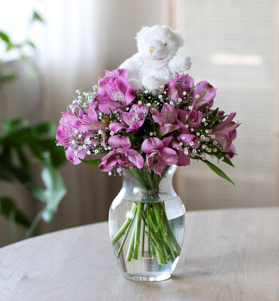 Rosa alstroemeriabukett med bamse Rosa alstroemeriabukett med bamse